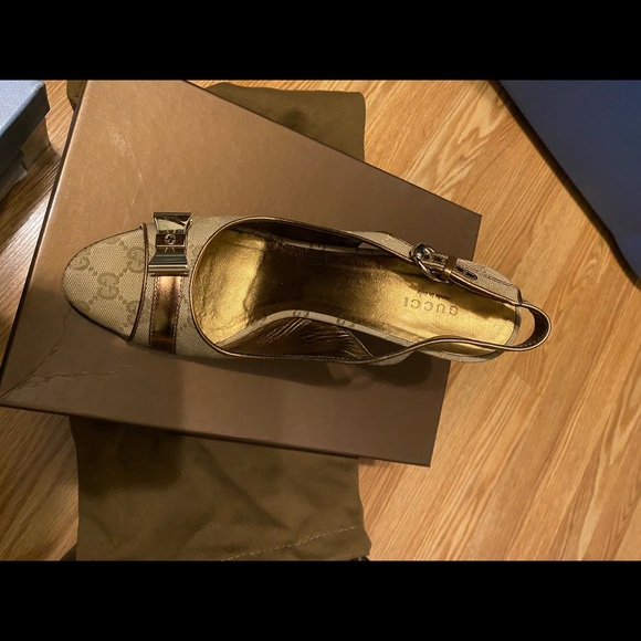 Gucci high heels shoes gold leather. Sold - Picture 3 of 6